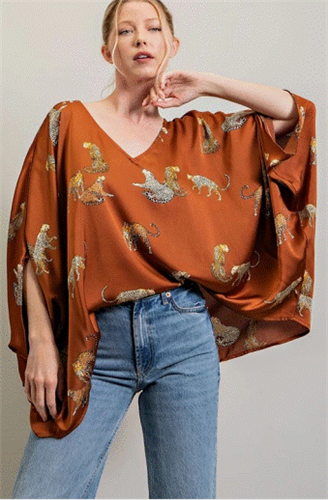 Eesome TK9283 Oversized Leopard Vneck Top
