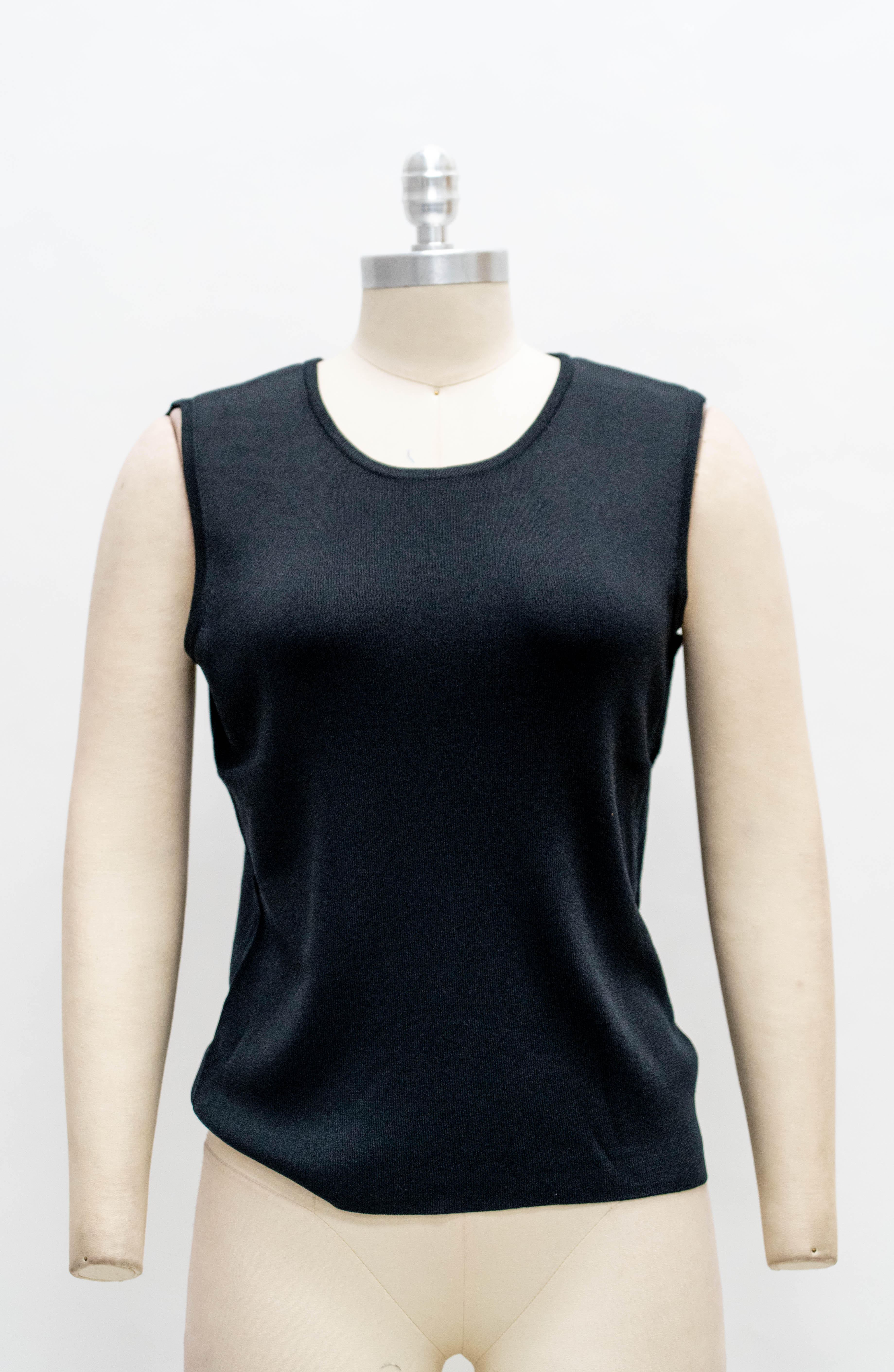 Lou Lou CD007 Sleeveless Crew Neck Knit Top