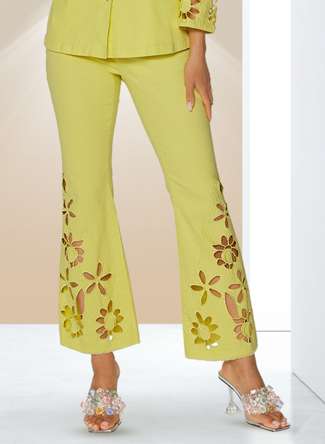 DV Jeans 8485P Flower Cutout Denim Pant