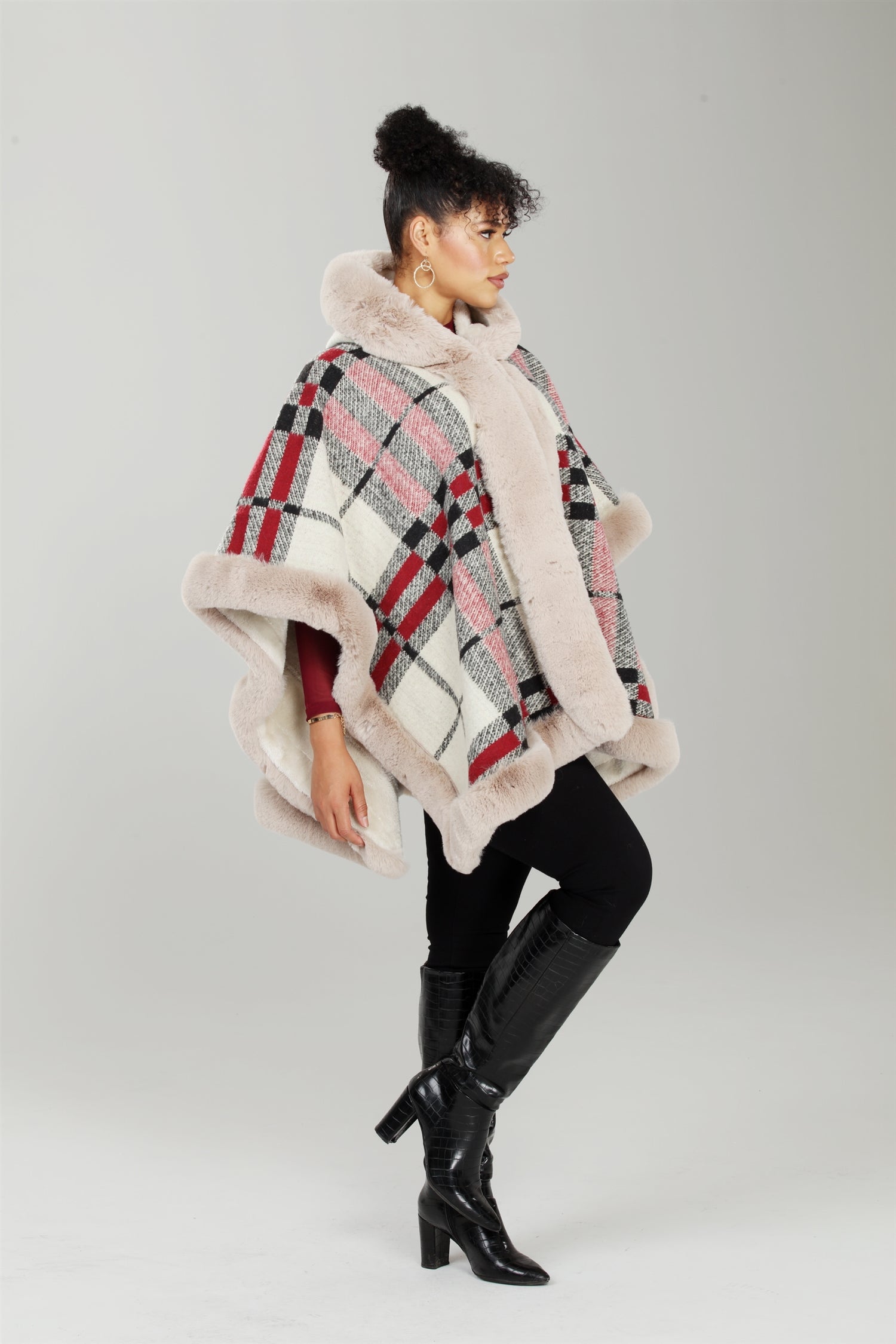 Luxe Moda LM239 Faux Fur Print Cape